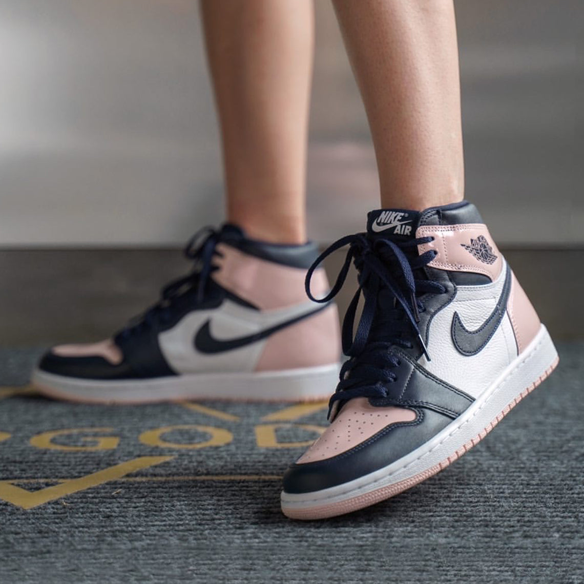 Wmns Air Jordan 1 Retro High OG SE  Atmosphere  DD9335-641