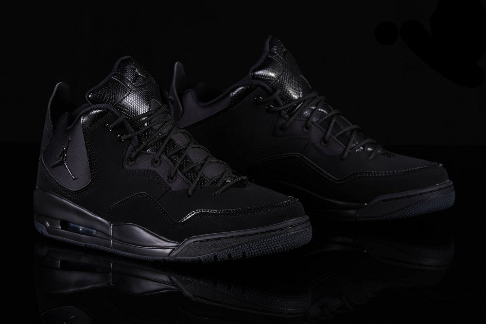 Jordan Courtside 23  Triple Black  AR1000-001