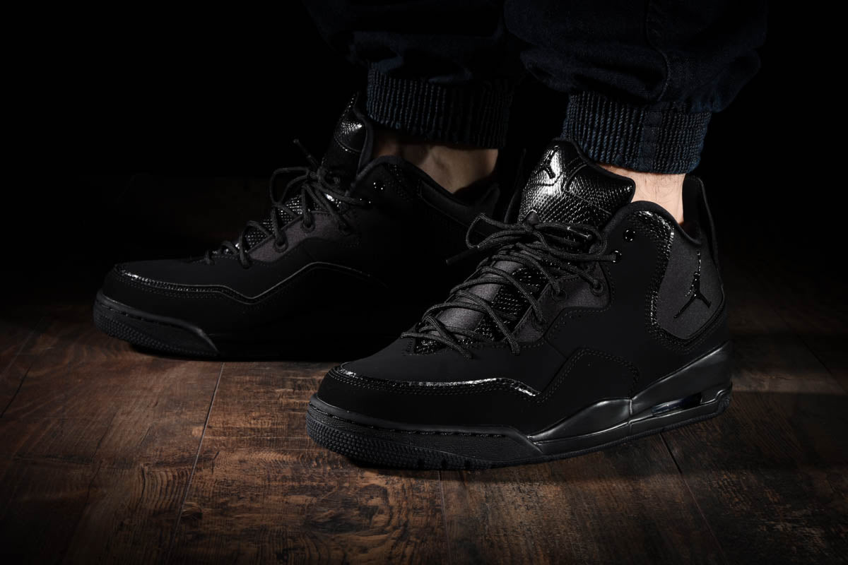 Jordan Courtside 23  Triple Black  AR1000-001