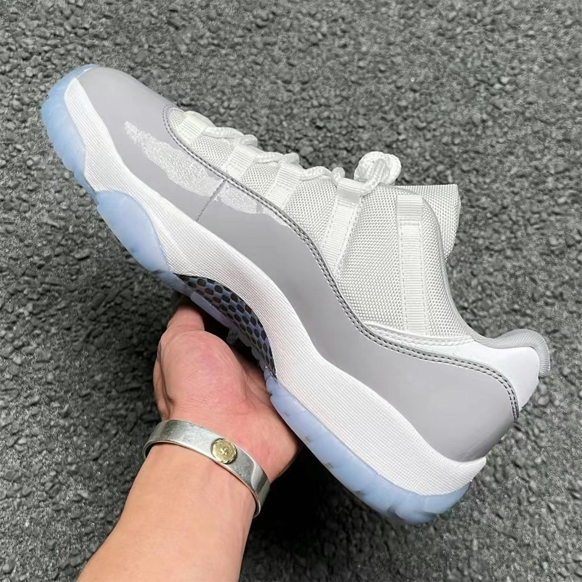 Air Jordan 11 Retro Low  Cement Grey  AV2187-140