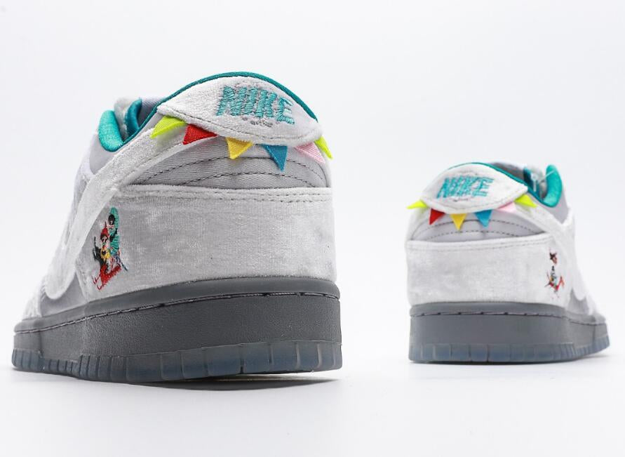 Wmns Dunk Low  Ice  DO2326-001