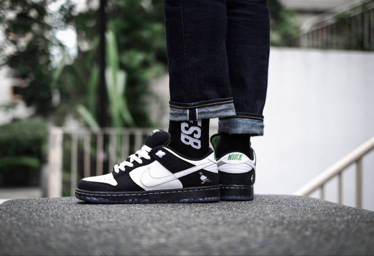 Jeff Staple x Dunk Low Pro SB  Panda Pigeon  BV1310-013