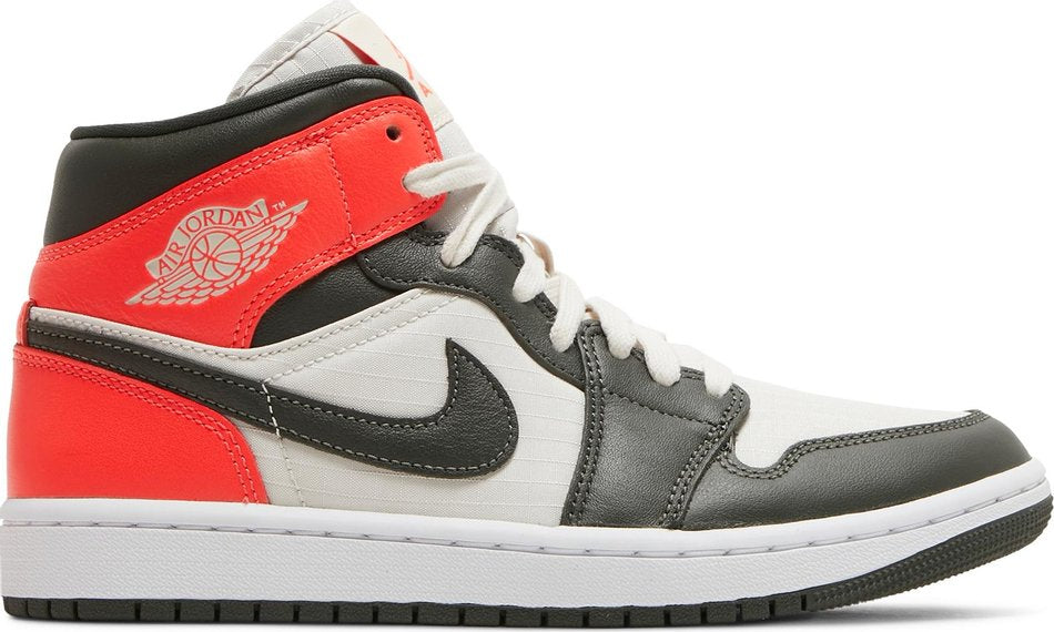 Wmns Air Jordan 1 Mid SE  Newsprint  DQ6078-100